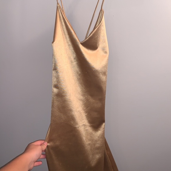 Gold dress - Picture 7 of 8